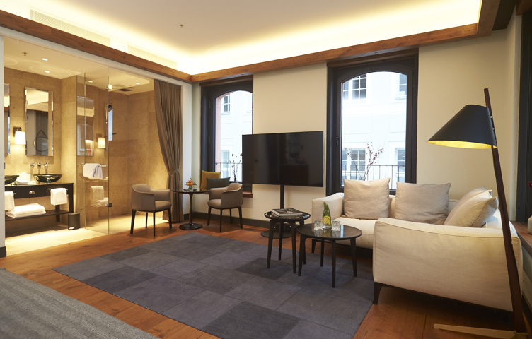 Junior Suite | Corner Room